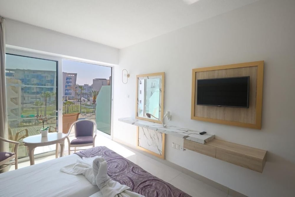 Фото Tsokkos Protaras Hotel