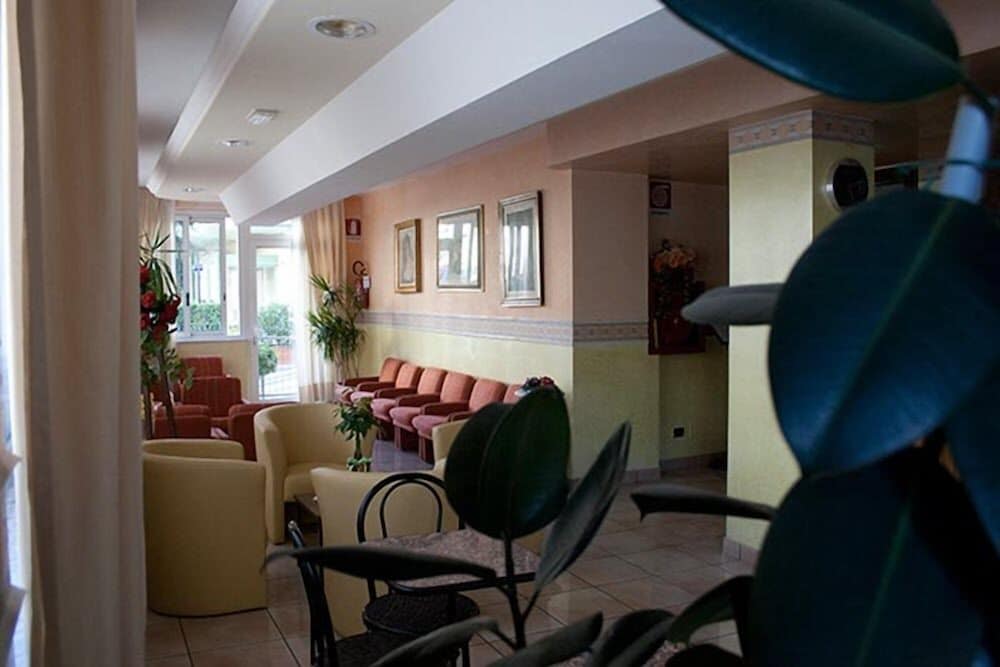 Фото Hotel Monica