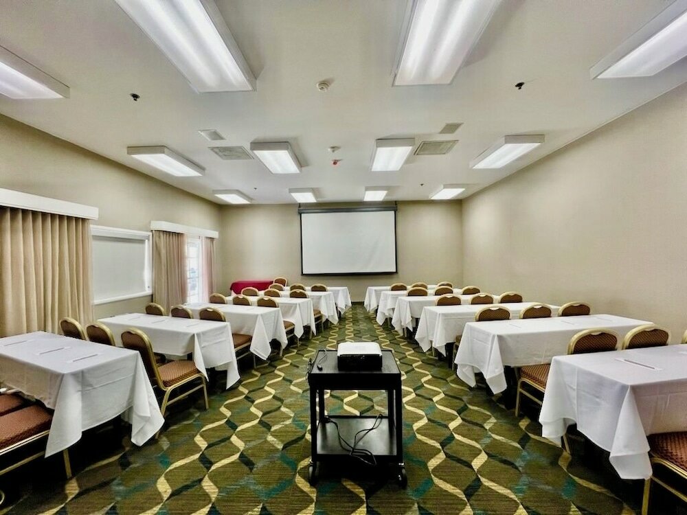 Фото Residence Inn by Marriott La Mirada