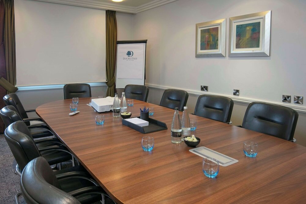 Фото DoubleTree by Hilton Stratford-upon-Avon