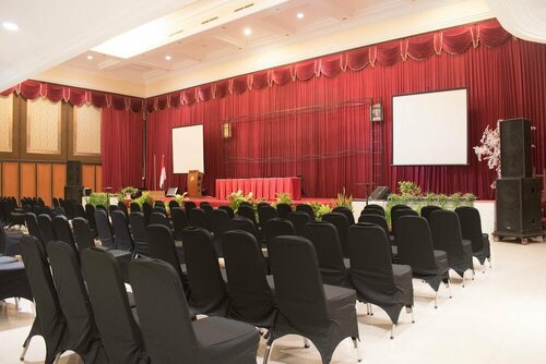 Гостиница Luminor Hotel Jember в Джембере