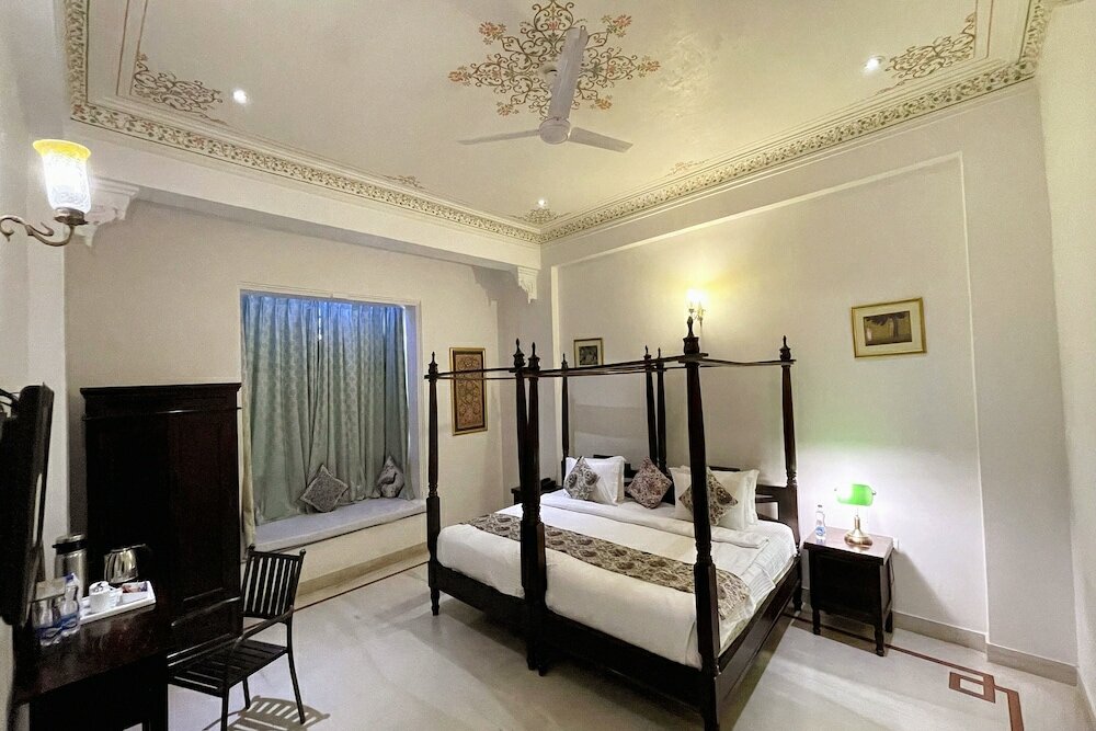 Фото Hotel Boheda Palace