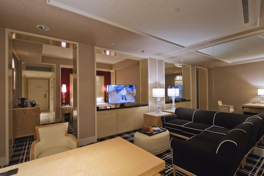 Фото The Lin Hotel