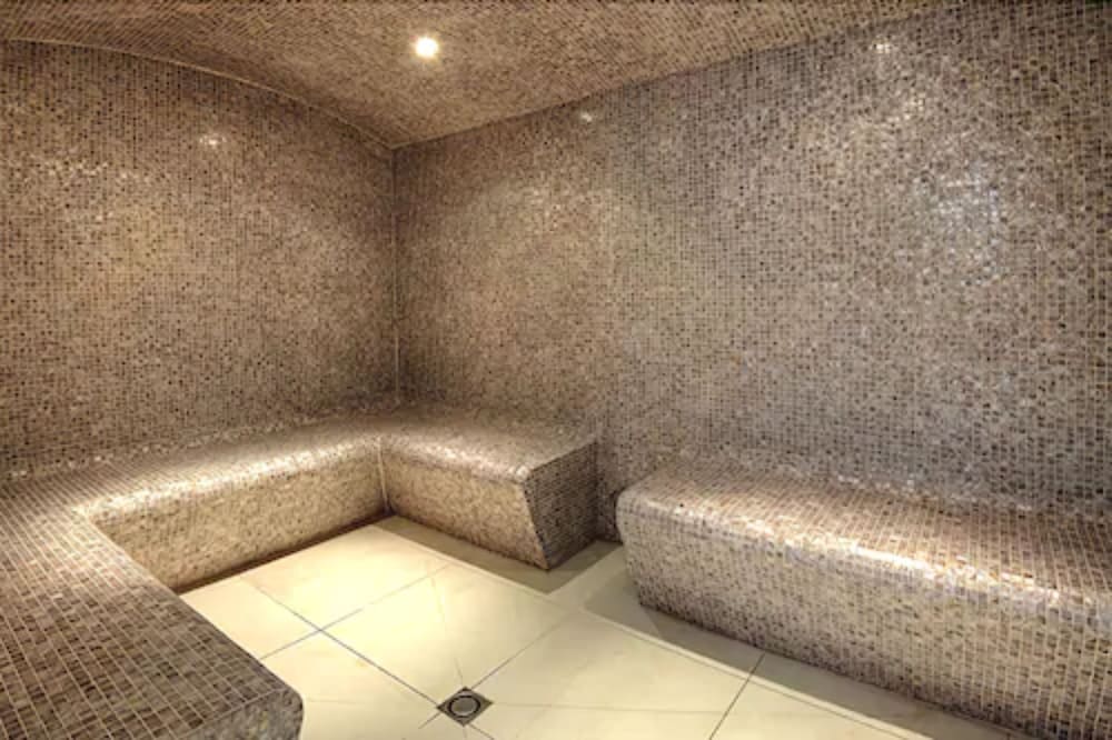 Фото La Bastide de l'Oliveraie