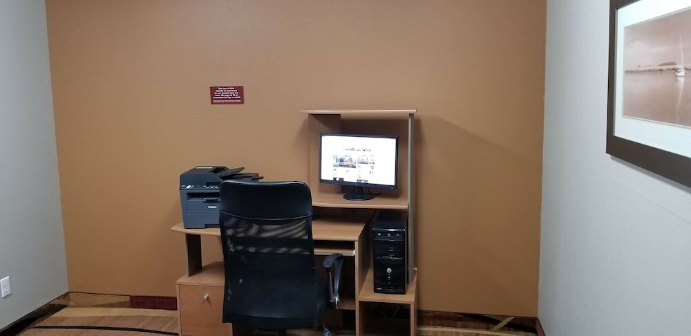 Фото SureStay Plus Hotel by Best Western Lethbridge