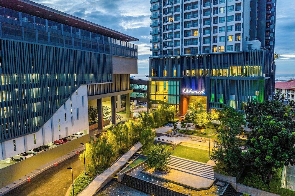 Фото Oakwood Hotel and Residence Sri Racha