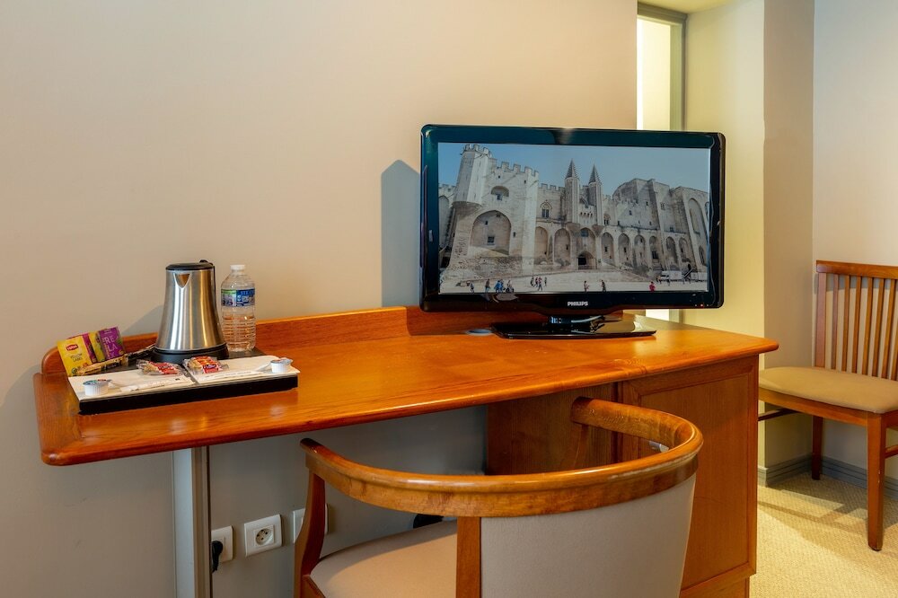 Фото Kyriad Avignon Palais Des Papes