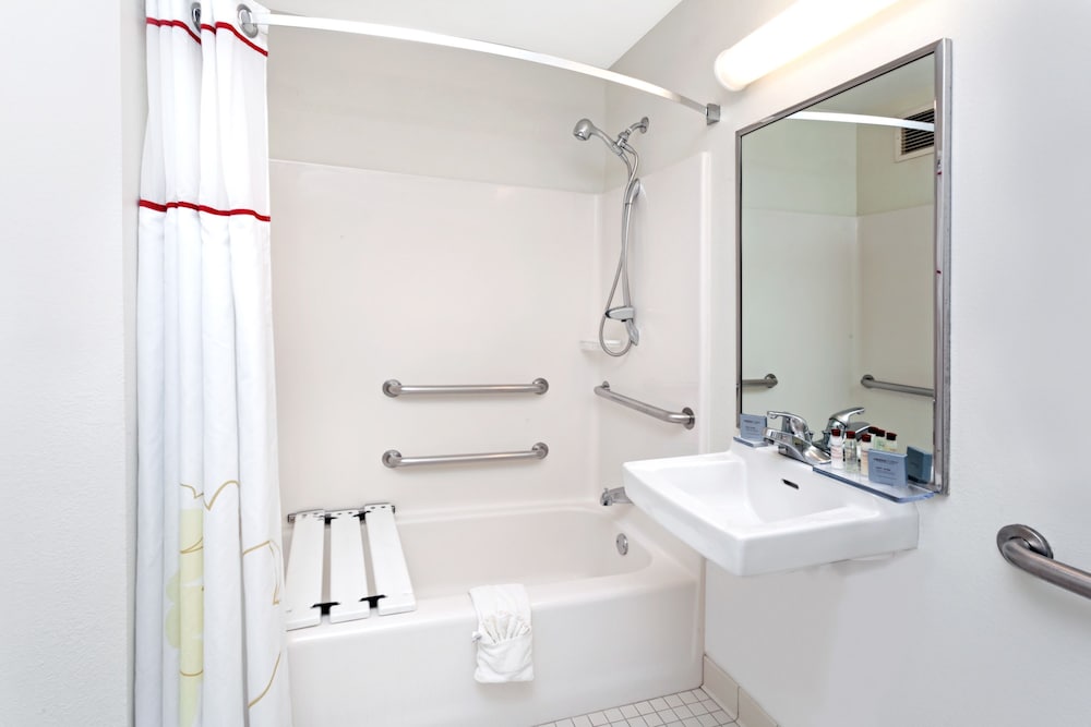 Фото MainStay Suites Chicago Schaumburg