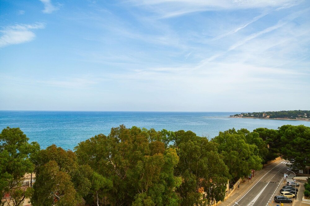 Фото Port Denia Hotel