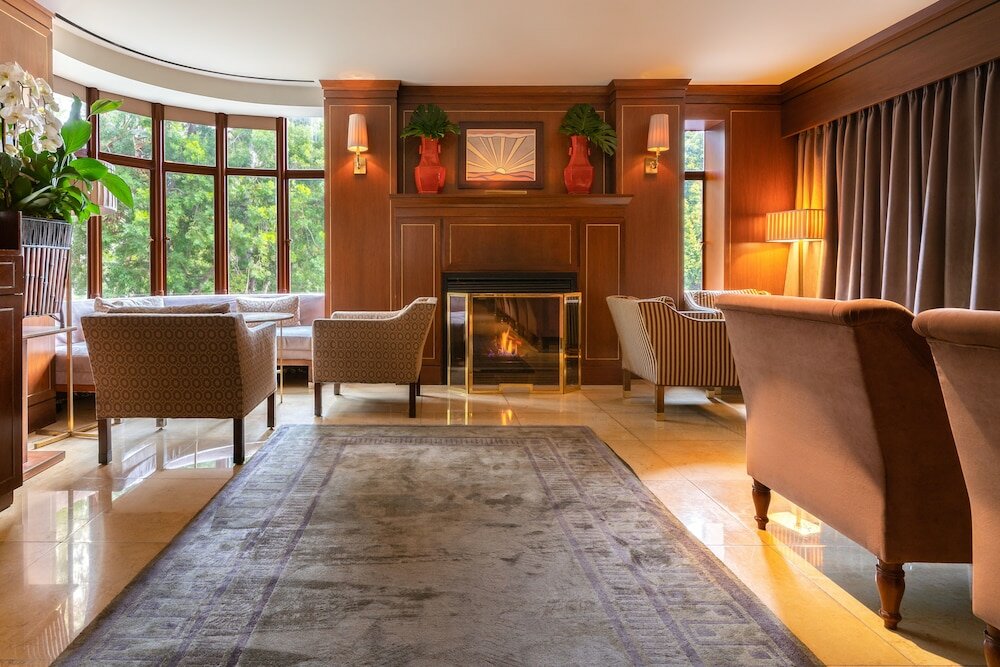 Фото Sunset Tower Hotel