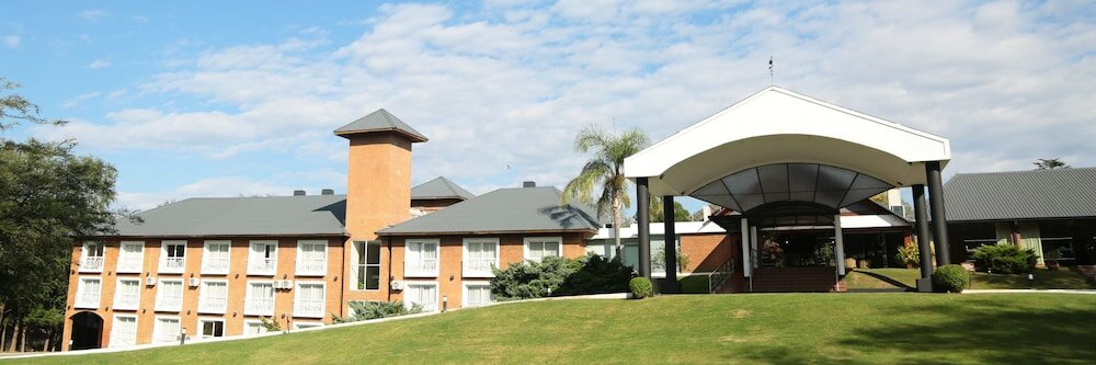 Фото Howard Johnson by Wyndham, Villa General Belgrano