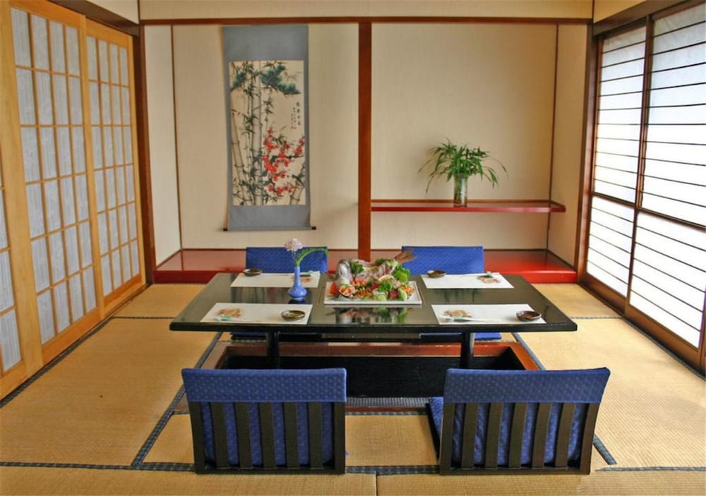 Фото Dalian Royal Hotel