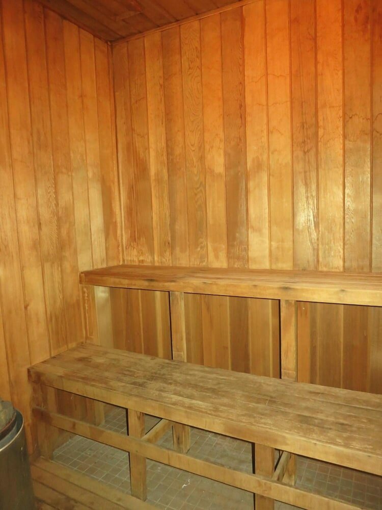 Фото Tropicana Suite Hotel