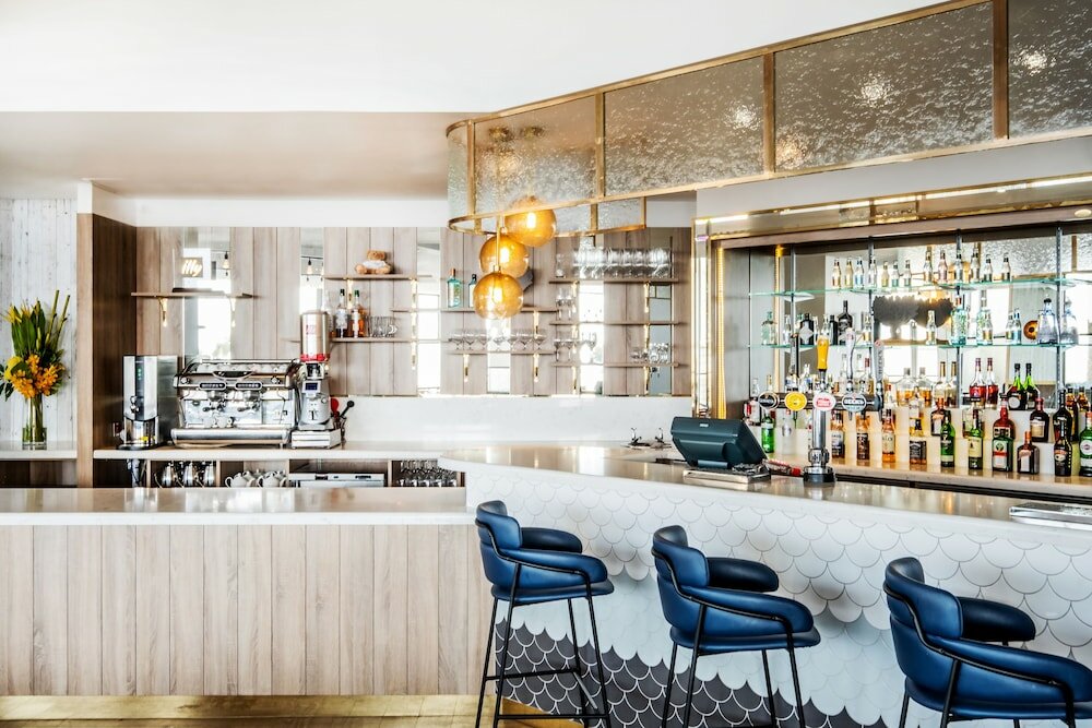 Фото The View Hotel