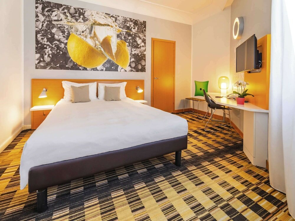 Фото Ibis Styles Napoli Garibaldi