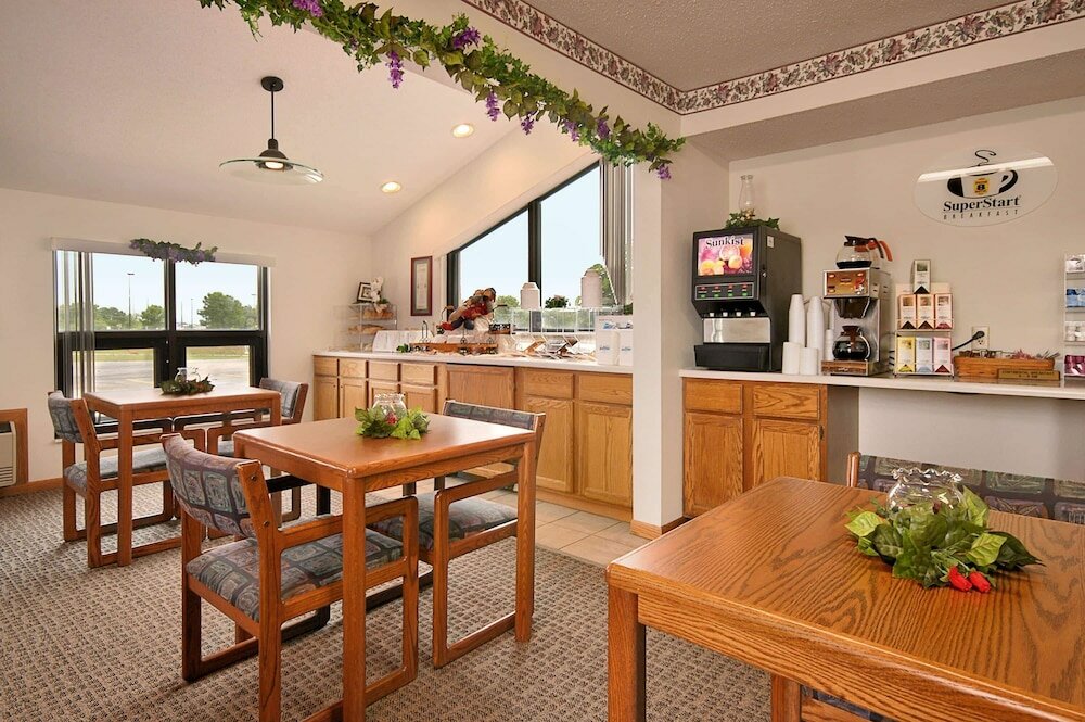 Фото Super 8 by Wyndham Centerville