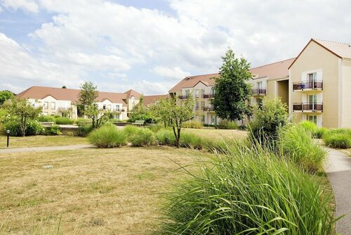 Гостиница Residhome Roissy Village в Сарселе