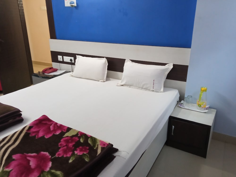 Фото Hotel Viraat Inn