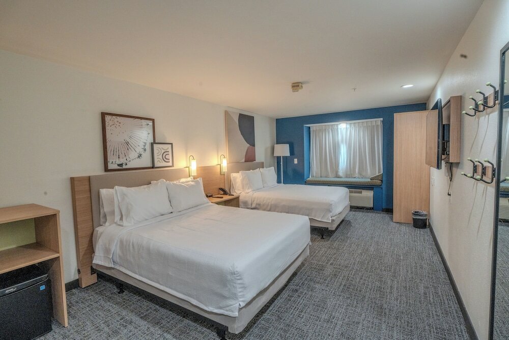 Фото Comfort Inn & Suites Airport Dulles - Gateway