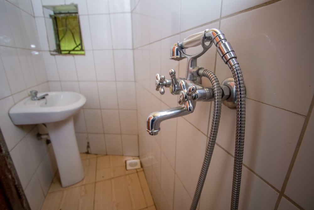 Фото Roots Retreat and Camping Resort