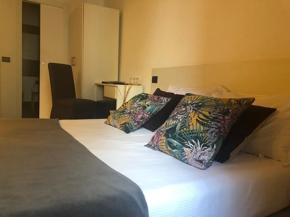 Фото Giuturna Boutique Hotel