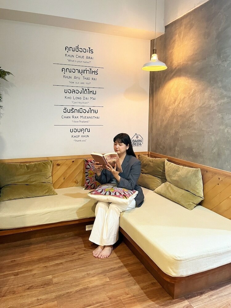 Фото Barn and Bed Hostel