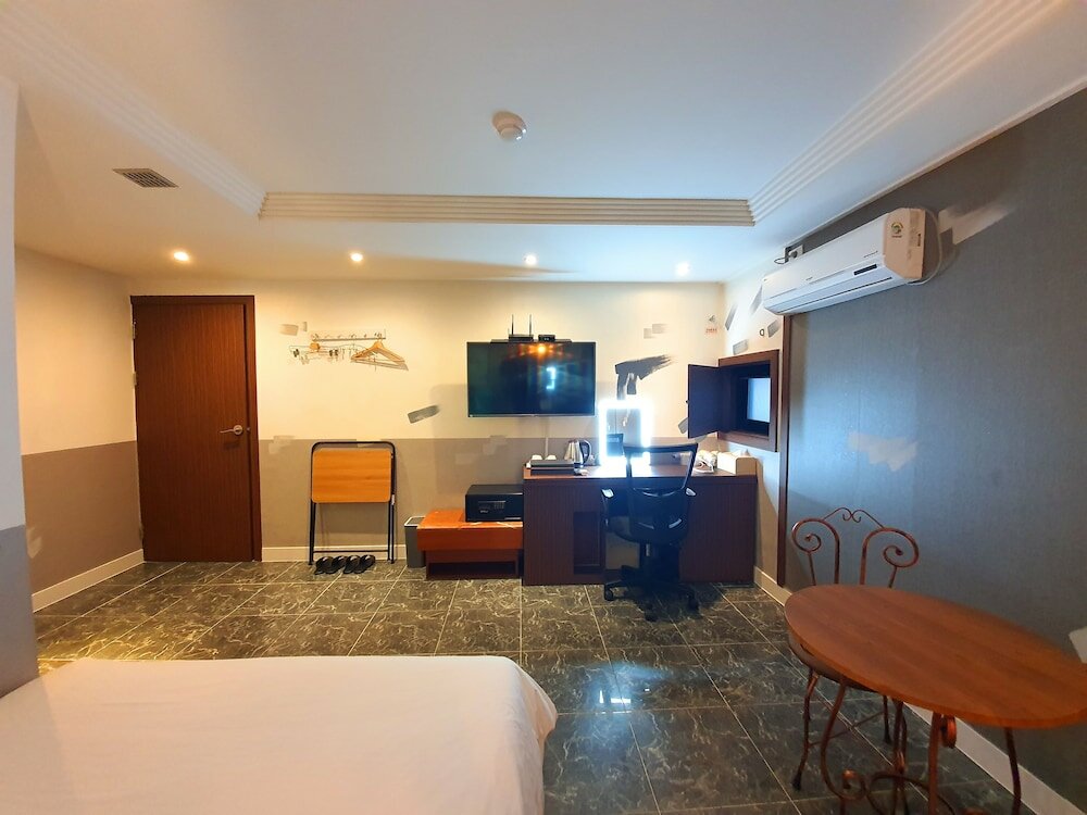 Фото Friendly DH Naissance Hotel