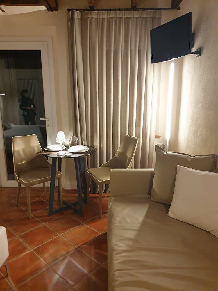 Фото Ferrara Rooms