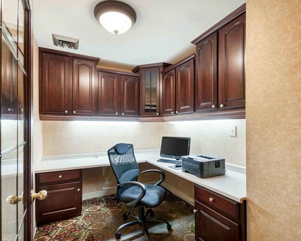 Фото Quality Inn Windsor Mill