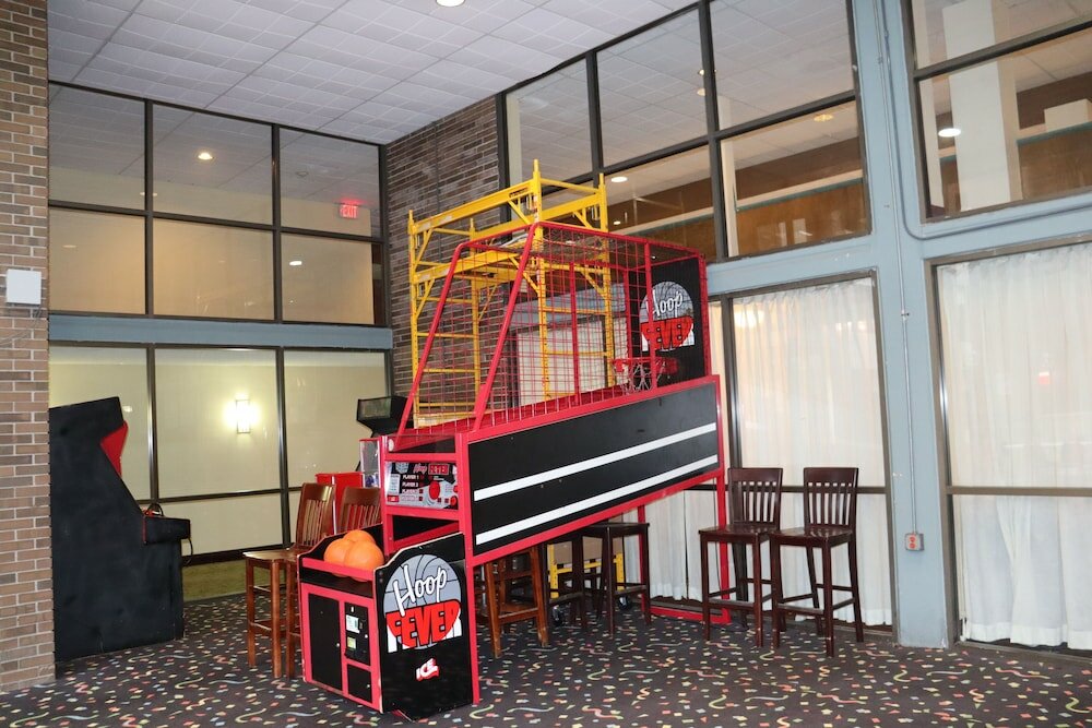 Фото Ramada Hotel & Conference Center by Wyndham Lansing