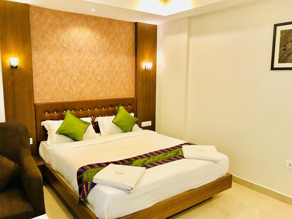 Фото Regalia Inn & Suites