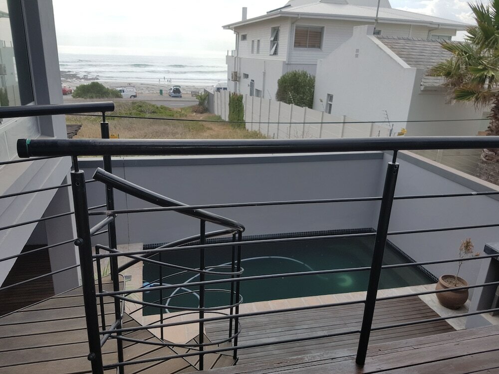 Фото Melkbosch Guesthouse