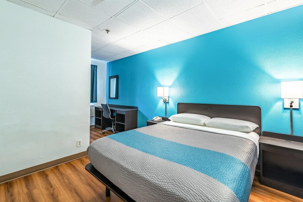 Фото Motel 6 Elmsford, Ny - White Plains