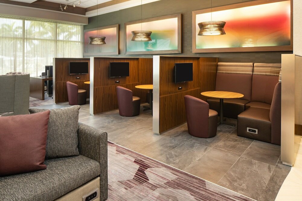 Фото Courtyard by Marriott Miami Airport