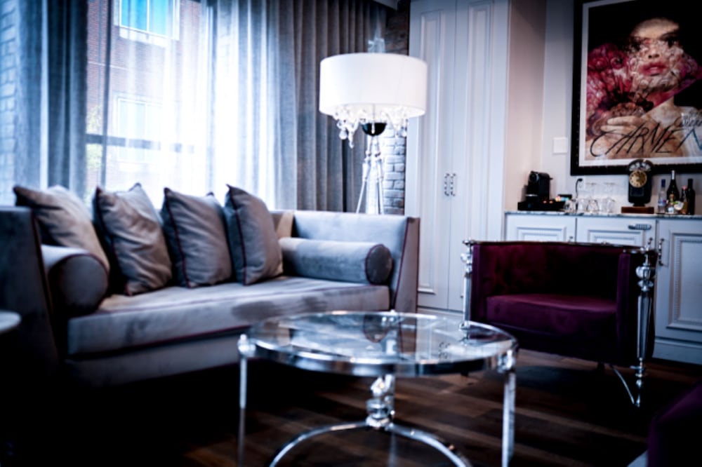 Фото The Ivey's Hotel