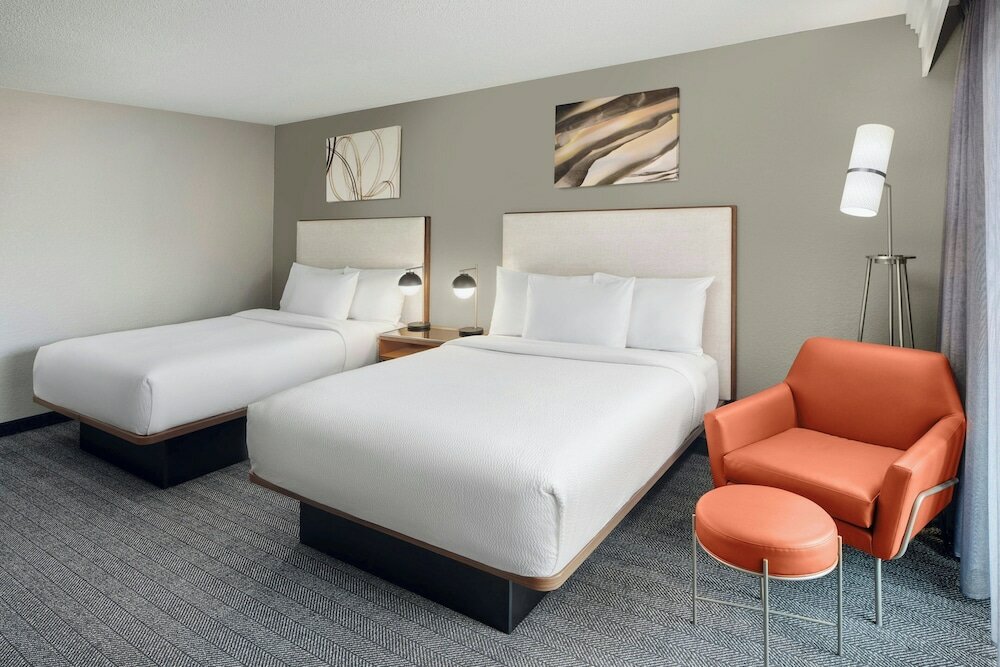 Фото Courtyard by Marriott Baton Rouge Siegen Lane