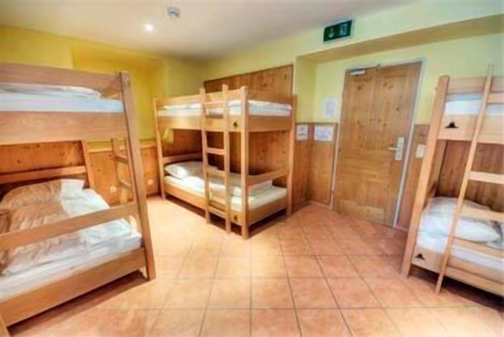 Фото Euro Youth Hotel & Krone