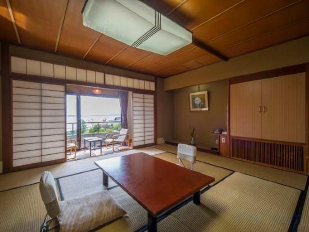 Фото Katayamazu Onsen Kanoya Korakuen