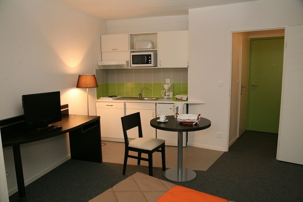 Фото Nemea Nancy Appart'hotel