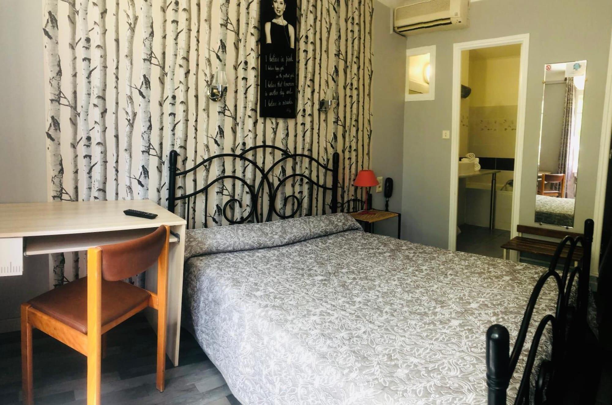 Фото Hôtel Les Myrtes