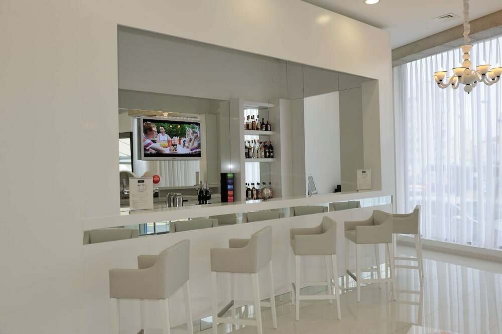 Фото Kyriad Prestige Perpignan Centre Del Mon