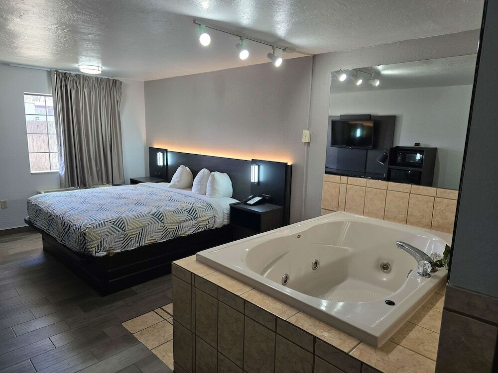 Фото Economy Inn North Oklahoma City