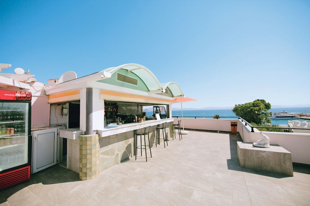 Фото Kosta Palace City Hotel