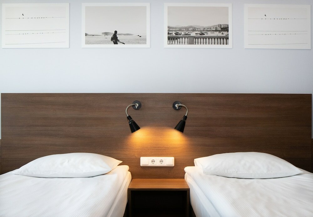 Фото Corner Hotel