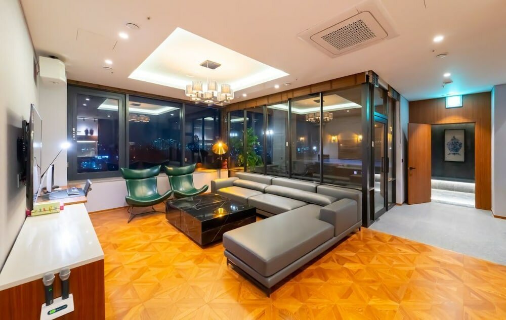 Фото Partyz Hotel