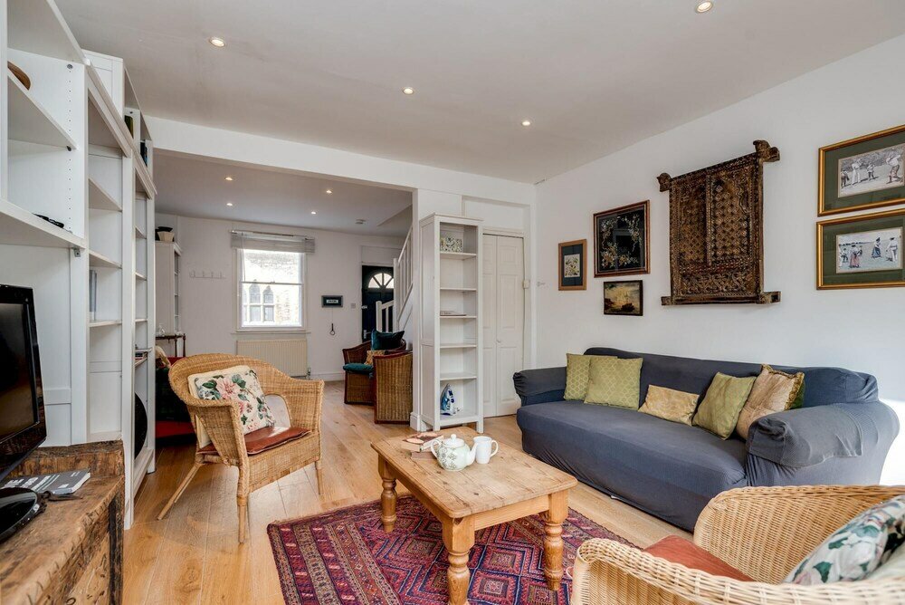 Фото The Old Bookbinders Retreat