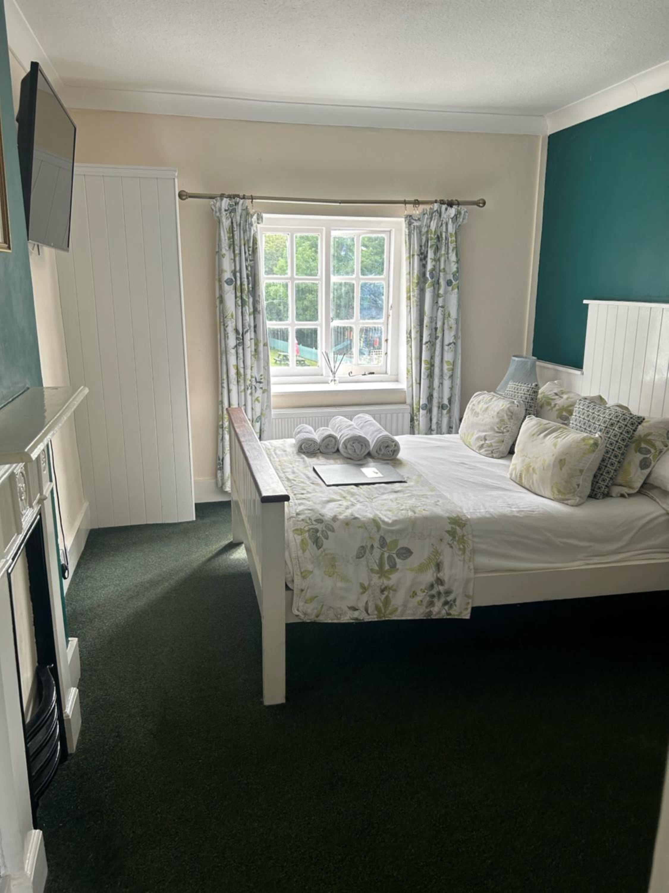 Фото The Highwayman Hotel