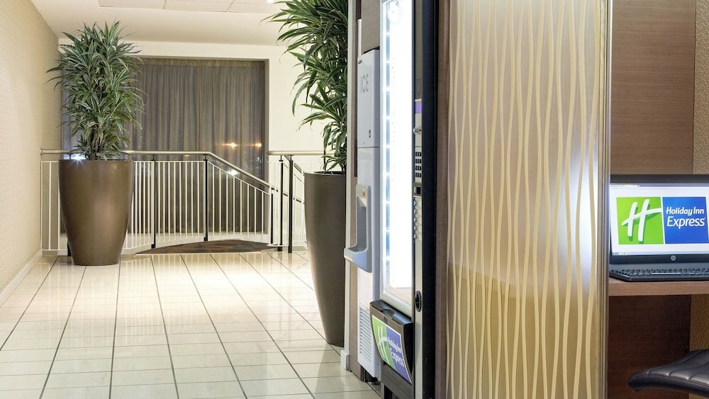 Фото Holiday Inn Express London - Limehouse, an Ihg Hotel