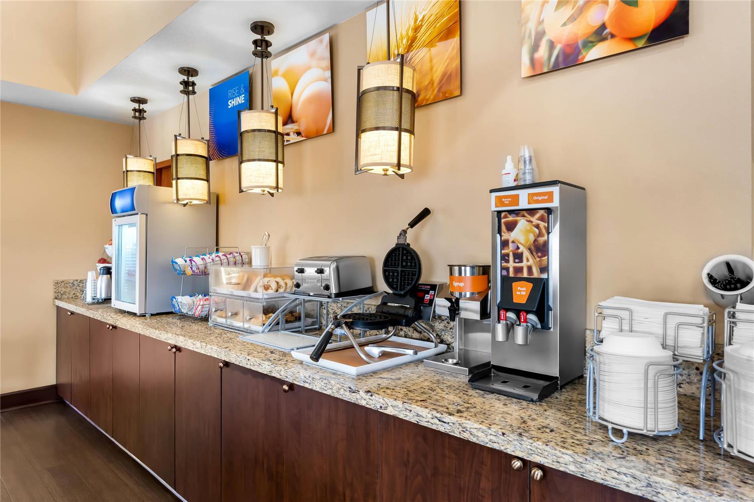 Фото Comfort Suites