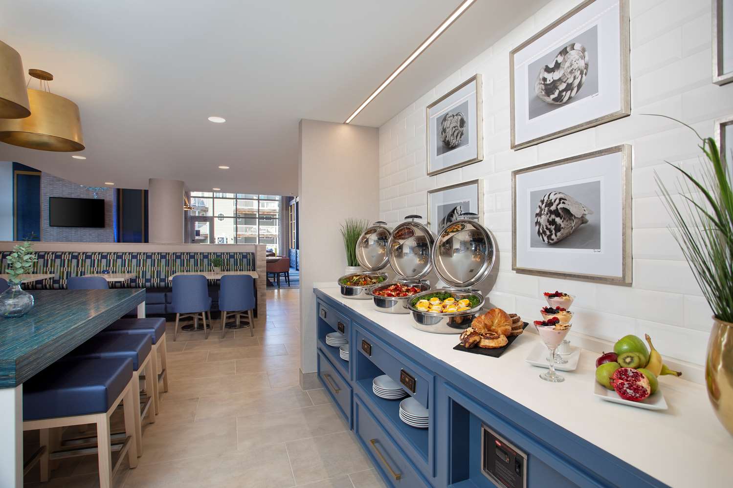 Фото Fenwick Shores, Tapestry Collection by Hilton